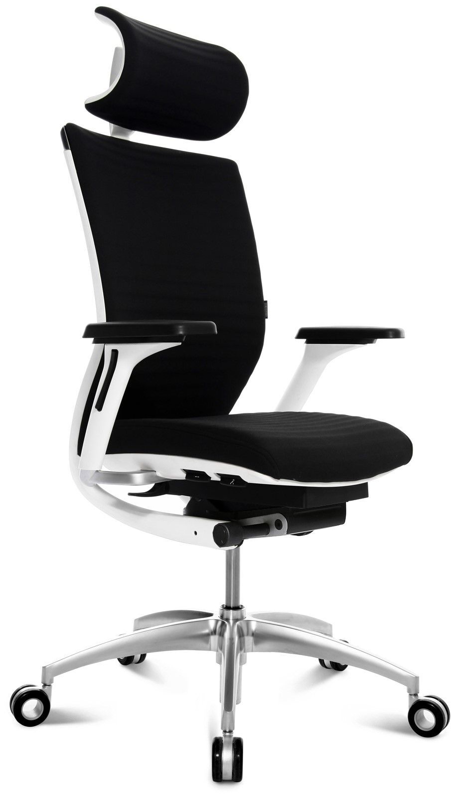 Moderner ergonomischer Bürostuhl mit schwarzer Polsterung, verstellbarer Kopfstütze und Rollen für dynamisches Sitzen.