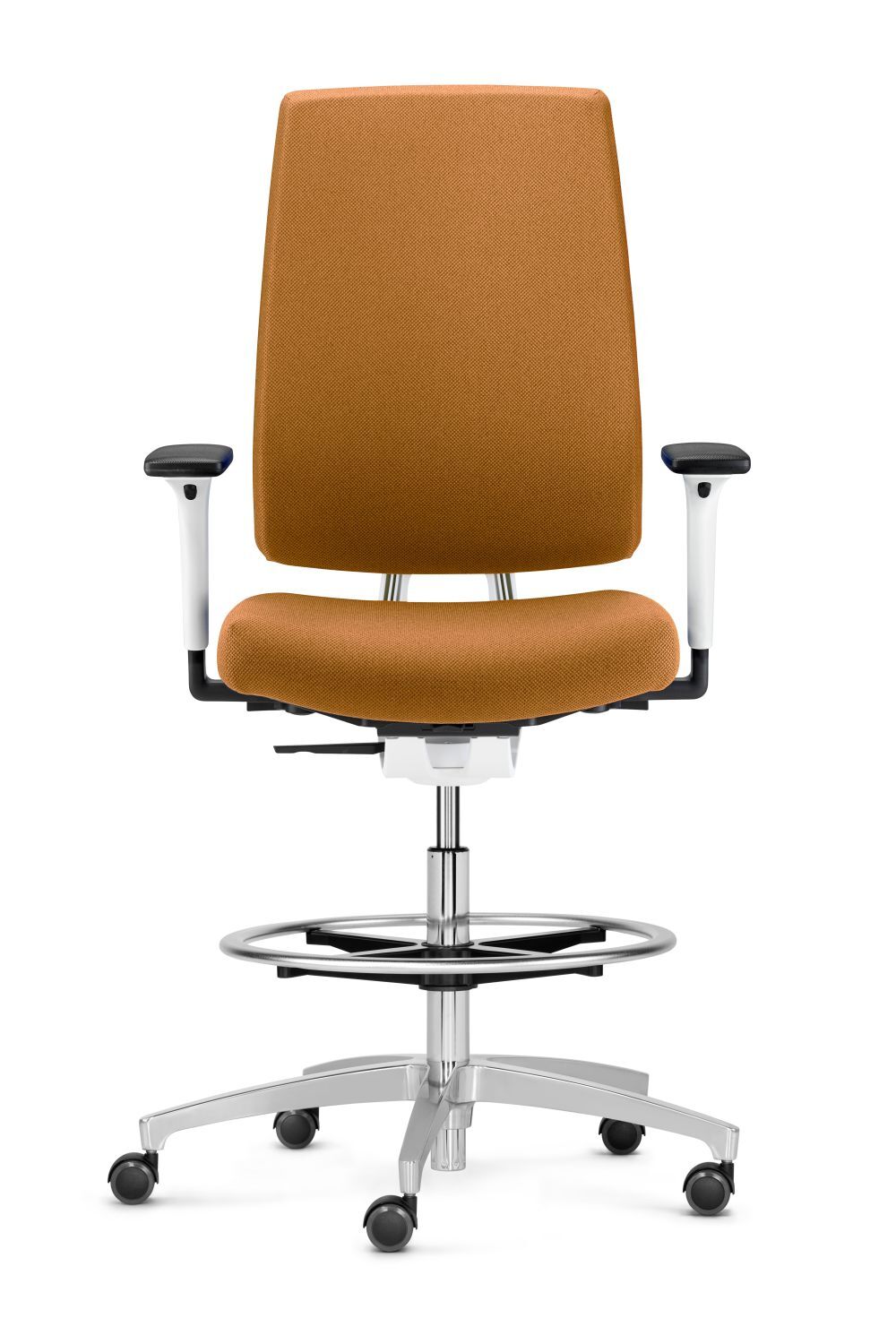 Ergonomischer Bürostuhl in Orange mit verstellbaren Armlehnen und Metallfußkreuz, ideal für gesundes Arbeiten.