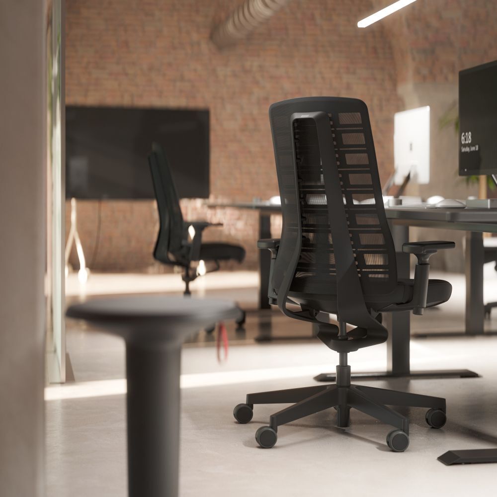 Interstuhl PURE BLCK PU213, ergonomischer