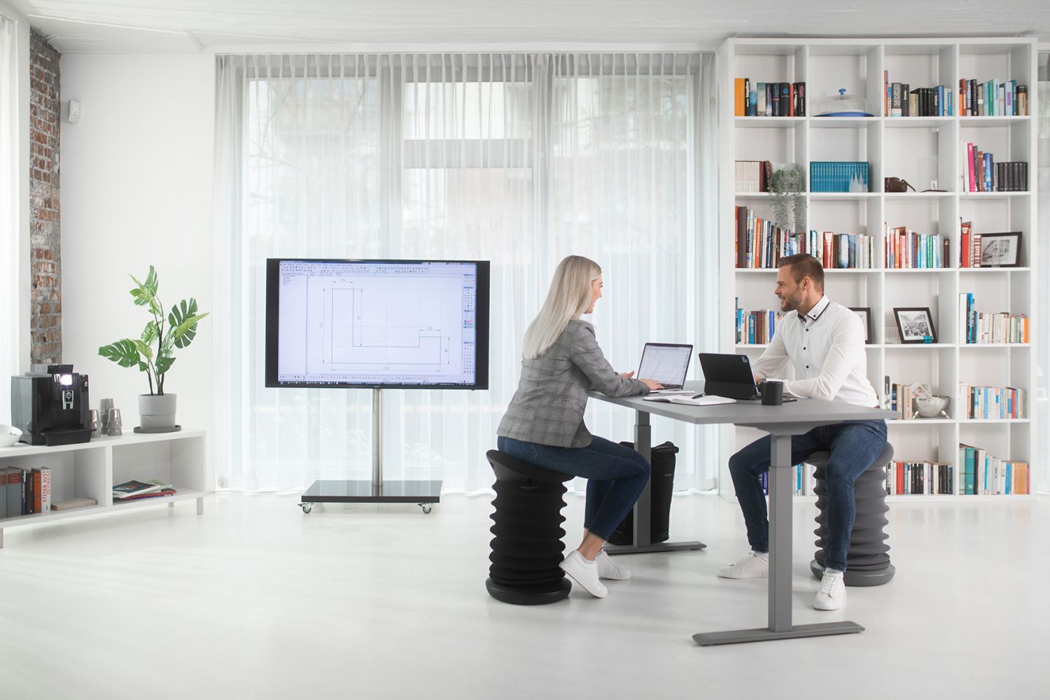 Topstar Sitness 4D, Aktiv-Sitz, Pendelhocker,