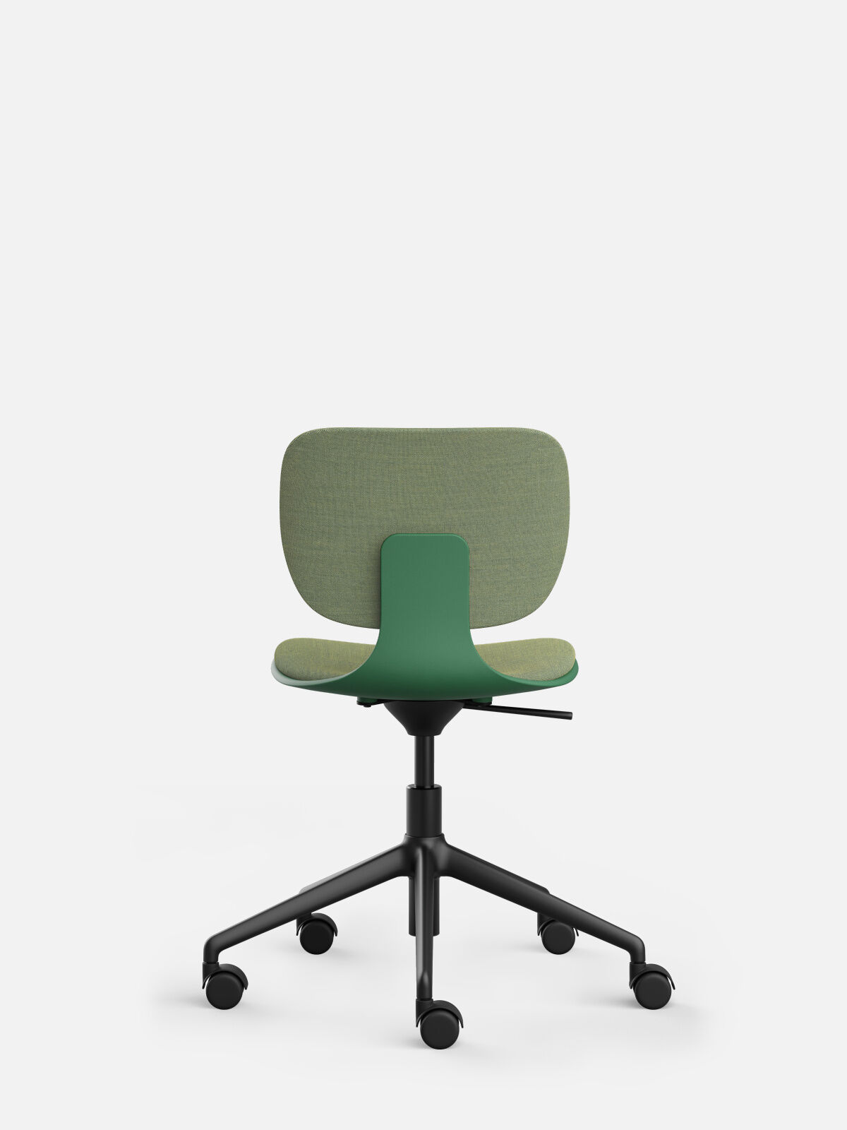 Rückansicht eines grünen ergonomischen Bürostuhls mit schwarzen Rollen auf weißem Hintergrund.