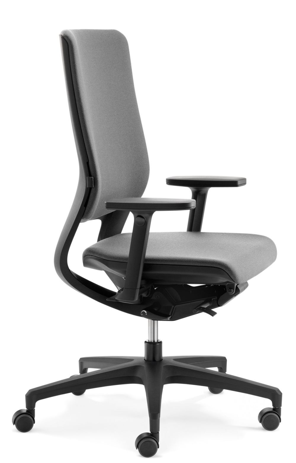 Moderner, ergonomischer Bürostuhl in Grau mit verstellbaren Armlehnen und drehbarem Fuß auf Rädern.