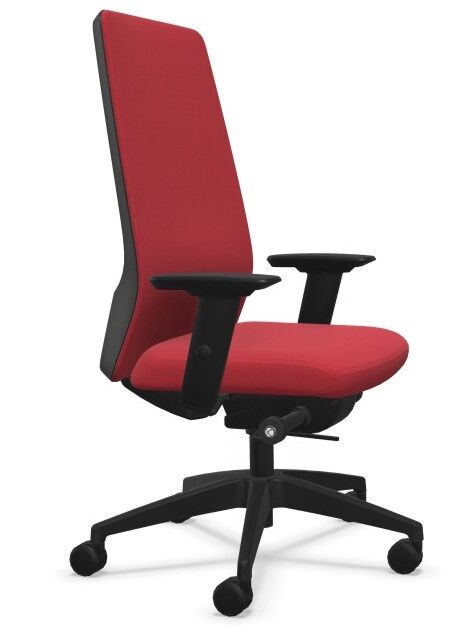 Ergonomischer Bürostuhl mit rotem Stoffbezug, höhenverstellbaren Armlehnen und schwarzen Rollen für dynamisches Sitzen.