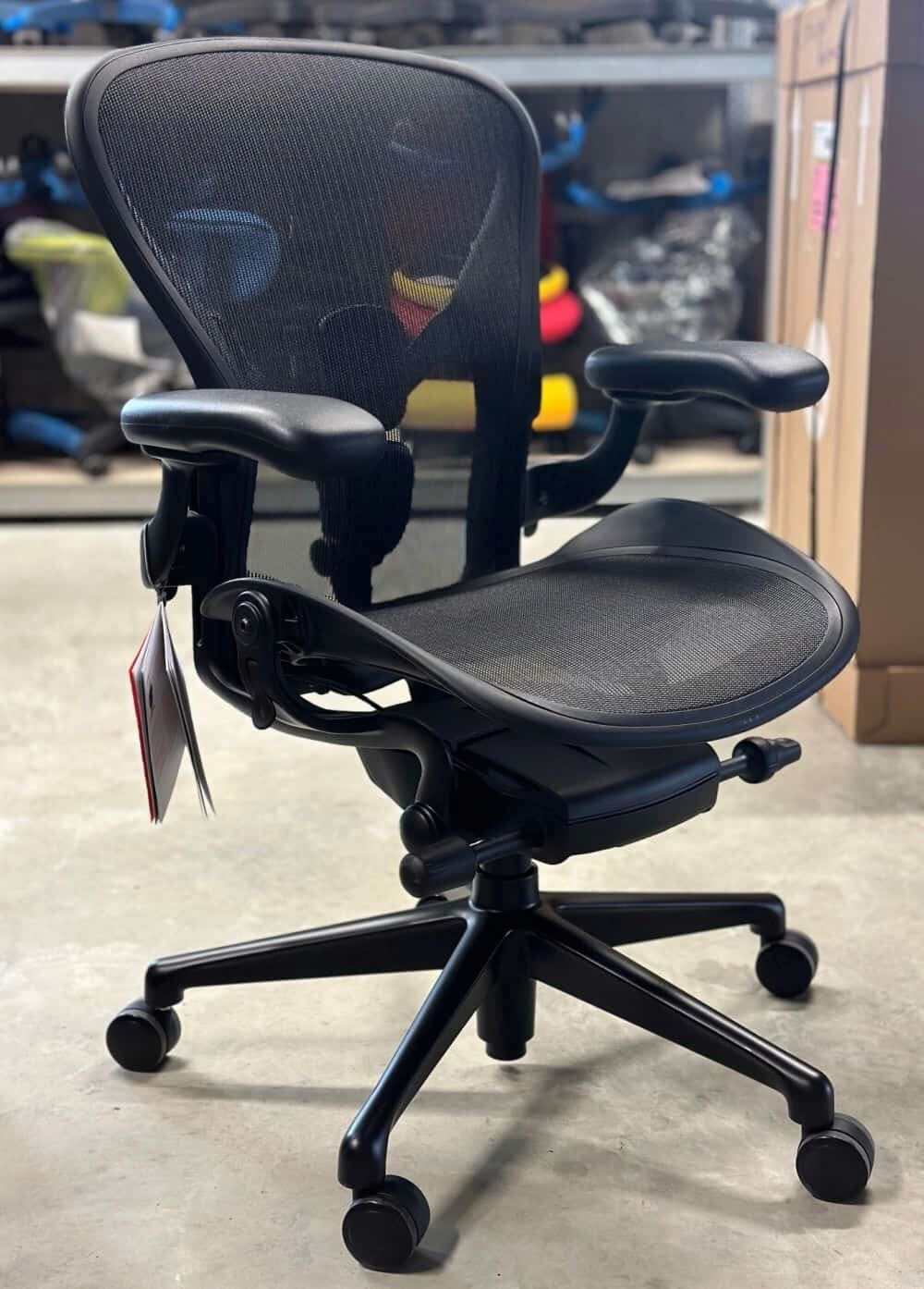 Herman Miller Aeron, Onyx, Größe B, Armlehnen