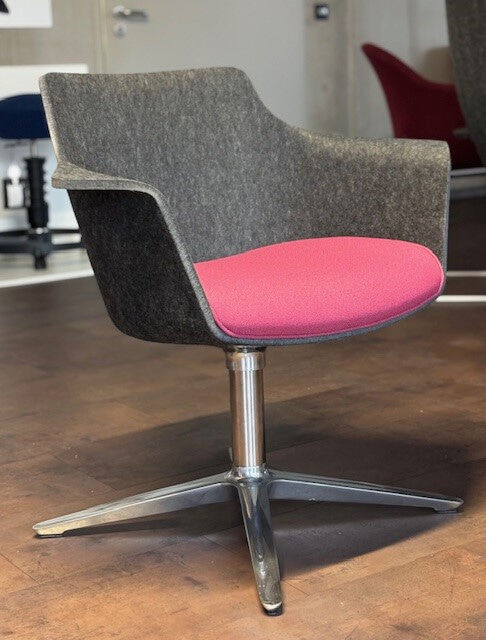 Klöber Wooom woo58, Sessel, Armlehnen (Ausstellungsexemplar)