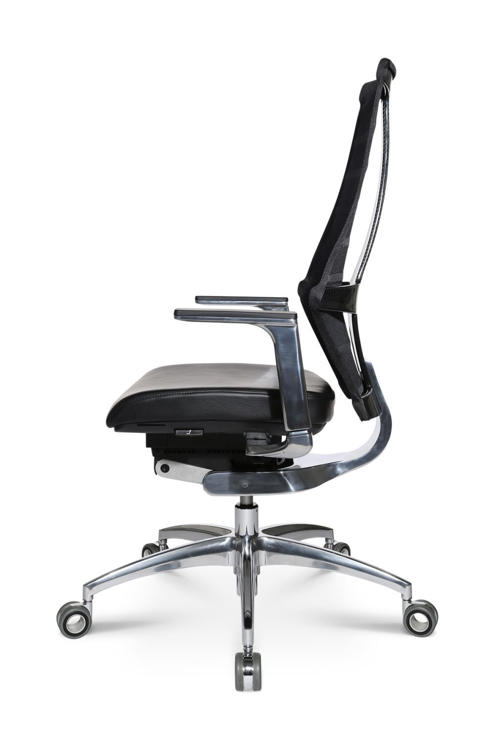 Ergonomischer Bürostuhl mit Netzrücken, verstellbarer Lehne und Metallrahmen, seitliche Profilansicht.