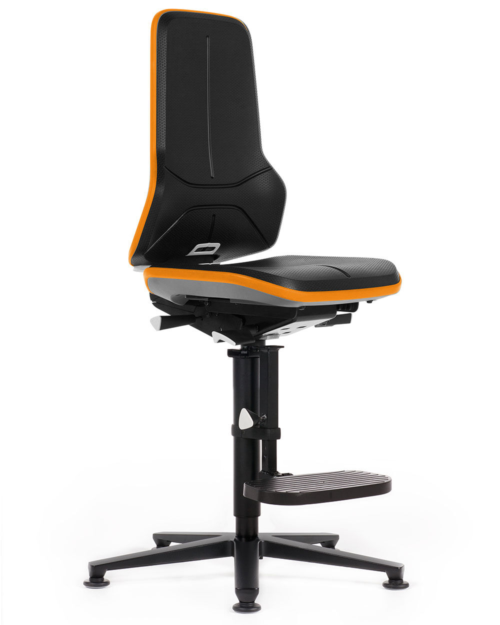 Ergonomischer Bürostuhl mit schwarzem Sitz und Rückenlehne, orange Akzente, höhenverstellbar, dynamisches Sitzen fördernd.