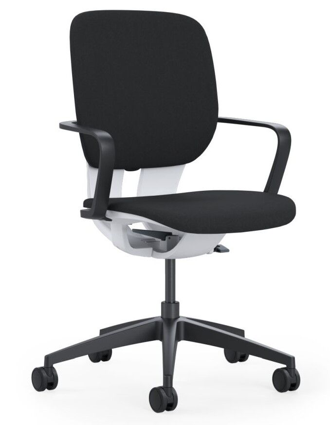 Ergonomischer Bürostuhl mit schwarzer Polsterung, Armlehnen und verstellbarer Rückenlehne auf einem fünfarmigen Rollfuß.