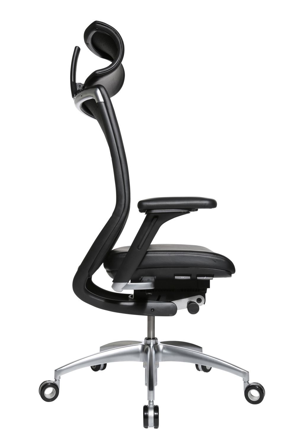 Ergonomischer Bürostuhl mit verstellbarer Kopfstütze, gepolsterter Sitzfläche und Chromfüßen aus der Seitenansicht gezeigt.